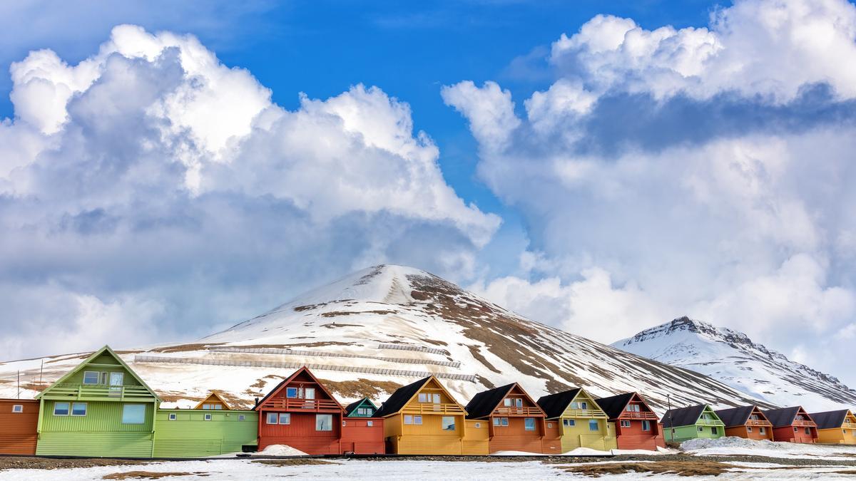 Todos los encantos de Longyearbyen, el pueblo más al norte del mundo