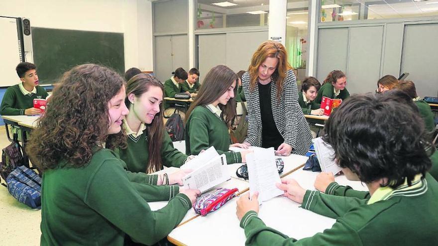 Alumnos en un colegio de enseñanza bilingüe con centros en Vigo  en Pontevedra.  // Cedida