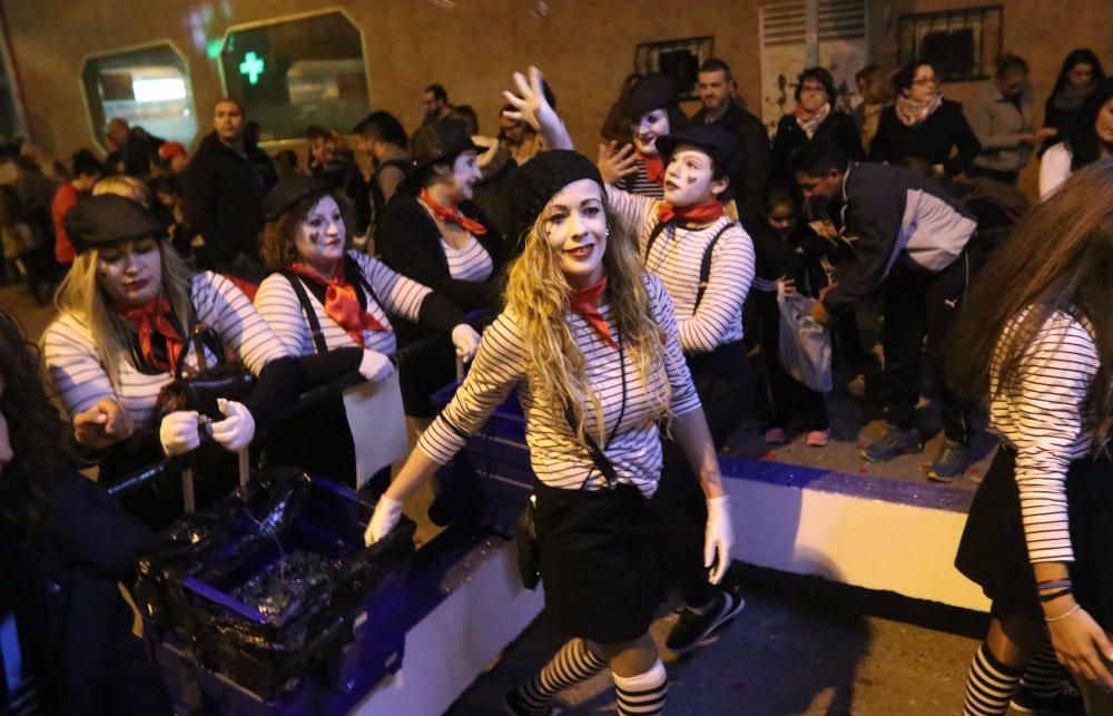 El distrito malagueño, como ya es tradición, adelanta el cortejo de sus majestades los Reyes Magos por las calles Fernández Fermina, Conde del Guadalhorce, Cruz del Humilladero o Camino de San Rafael.