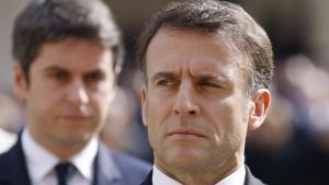 El presidente francés, Emmanuel Macron, y el primer ministro, Gabriel Attal, el pasado viernes en un acto en París.