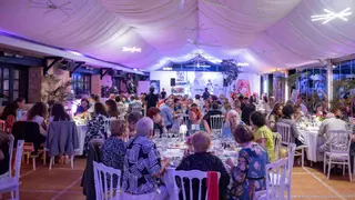 Ambiente de ‘Casino Royal’ para la cena anual de la Asociación Elena Torres