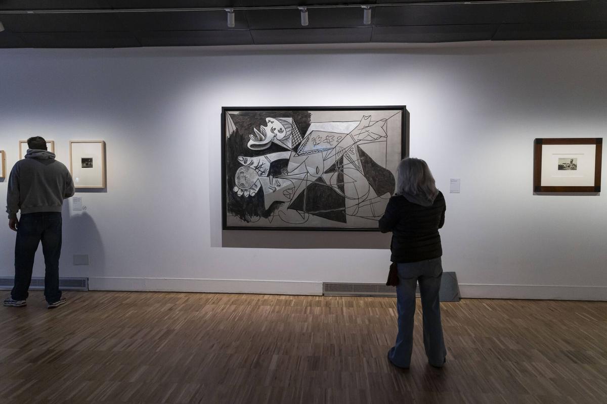 Barcelona, 7 de mayo de 2025. Exposición de Didi-Huberman ‘En l’aire conmovido: Imagen, emoción, utopía' en el CCCB