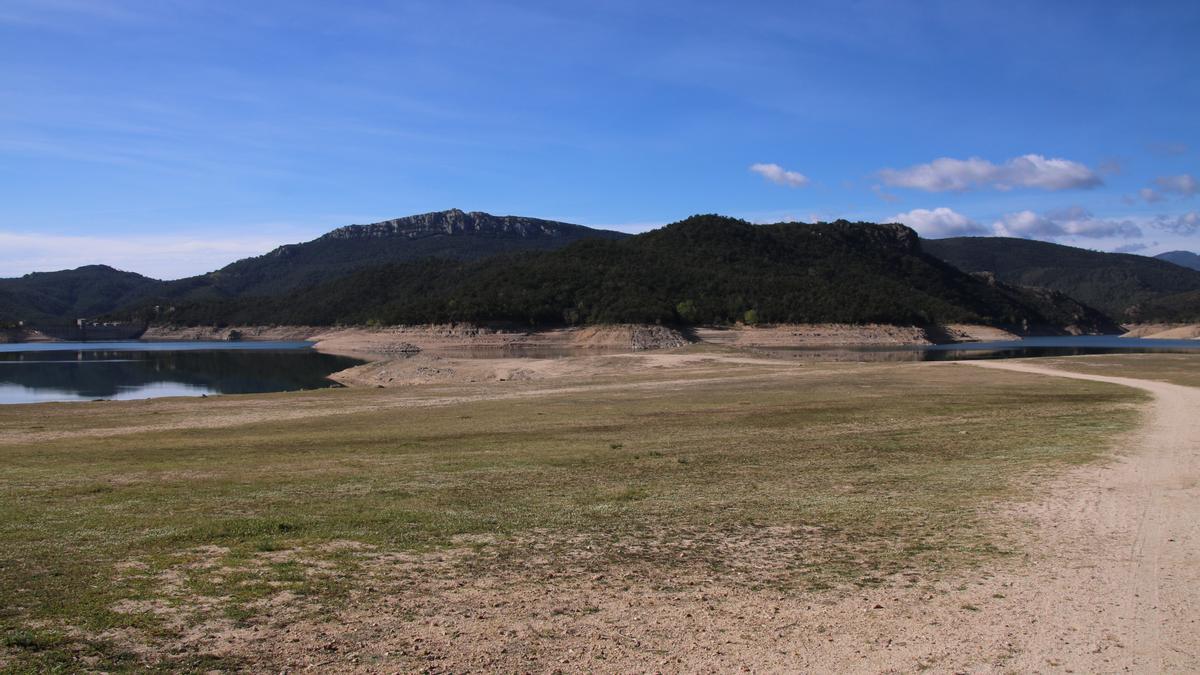 La poca aigua de reserva al pantà de Darnius-Boadella