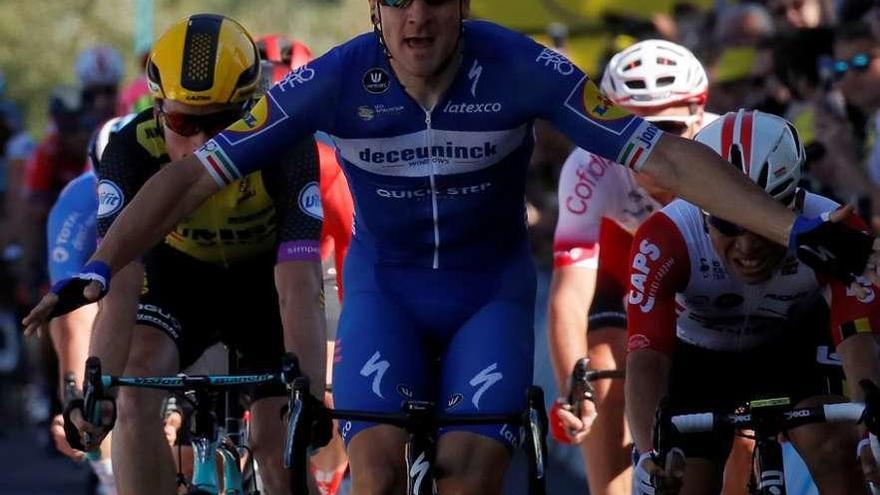 Viviani se impone en la meta de Nancy. // Reuters