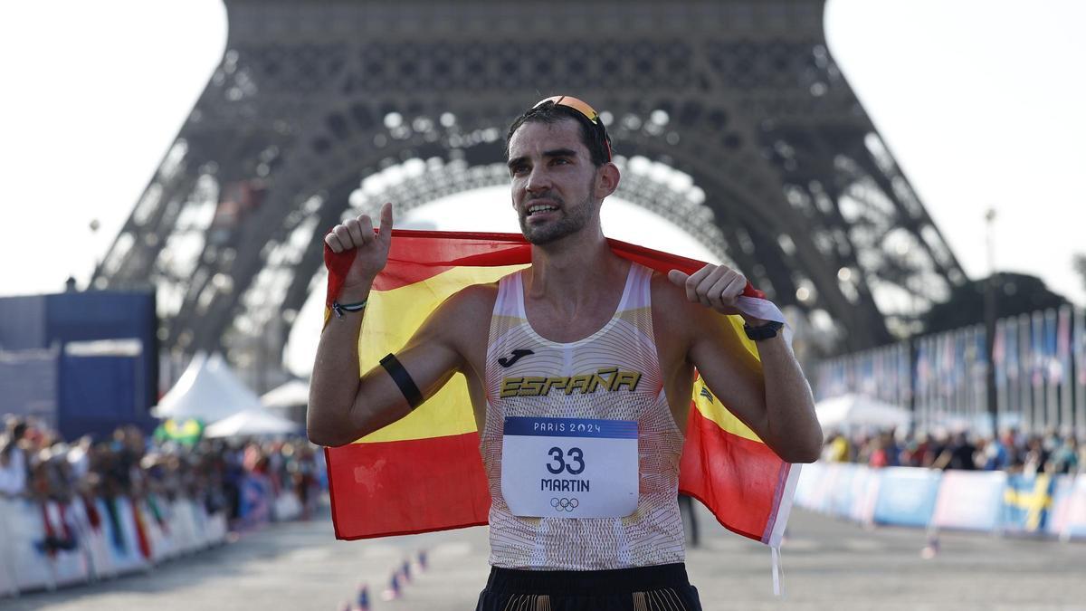 Álvaro Martín, tras alzarse con la medalla de bronce.