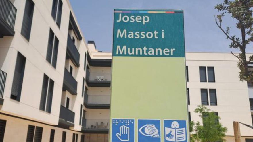 Jardinet de Palma amb el nom Josep Massot i Muntaner.