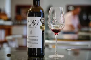 Brumas de Ayosa recibe un premio por su vino tinto