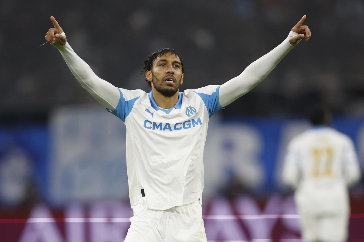 Marseille (France), 25/11/2025.- Pierre-Emerick Aubameyang of Olympique Marseille celebrates after scoring a goal against Newcastle during the UEFA Champions League league phase match between Olympique Marseille and Newcastle United, in Marseille, France, 25 November 2025. (Liga de Campeones, Francia, Marsella) EFE/EPA/GUILLAUME HORCAJUELO