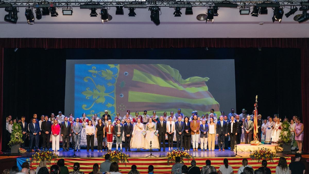 El Auditorio Municipal ha acogido la festividad del 9'Octubre en Riba-roja.