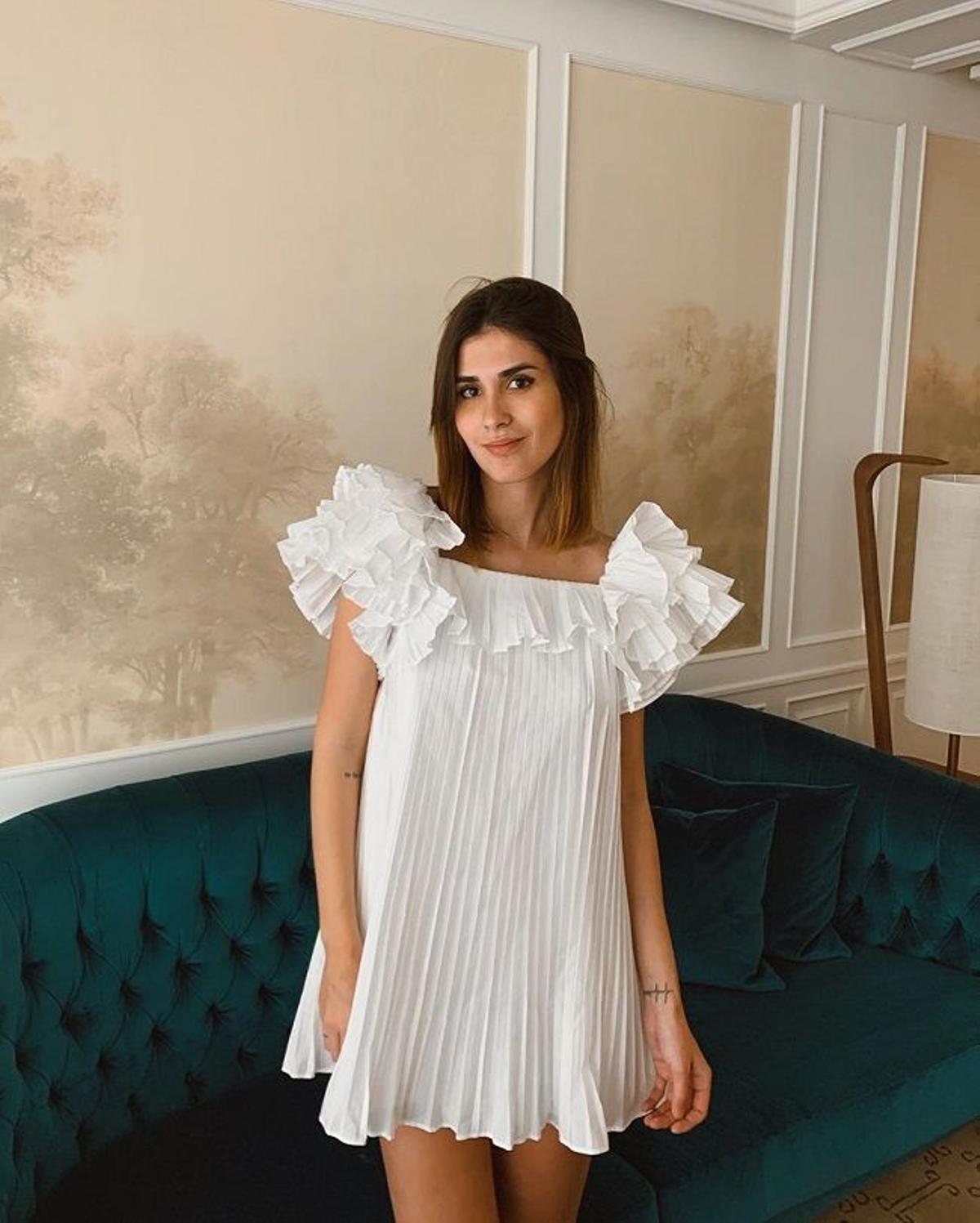 Este minivestido blanco de Zara se acaba de poner a la venta y ya tiene  lista de espera - Woman