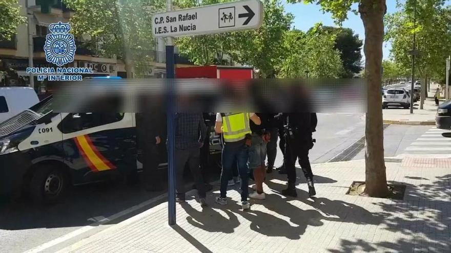 Detienen a 5 personas por extorsionar y amenazar a un empresario de Alicante