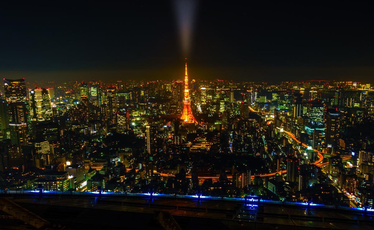 Imagen nocturna de Tokio.