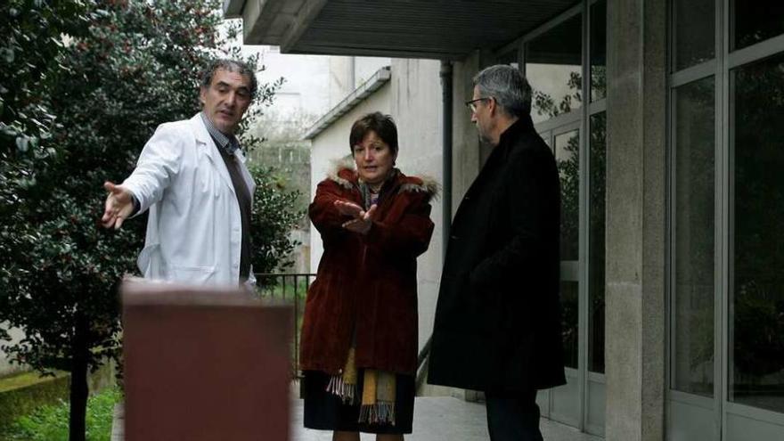 Imagen de la visita de la conselleria de Sanidade, en el mes de febrero, al centro de salud. // Bernabé/Javier L.
