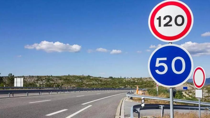 Atención, conductores: estas son todas las nuevas señales de tráfico aprobadas por la DGT