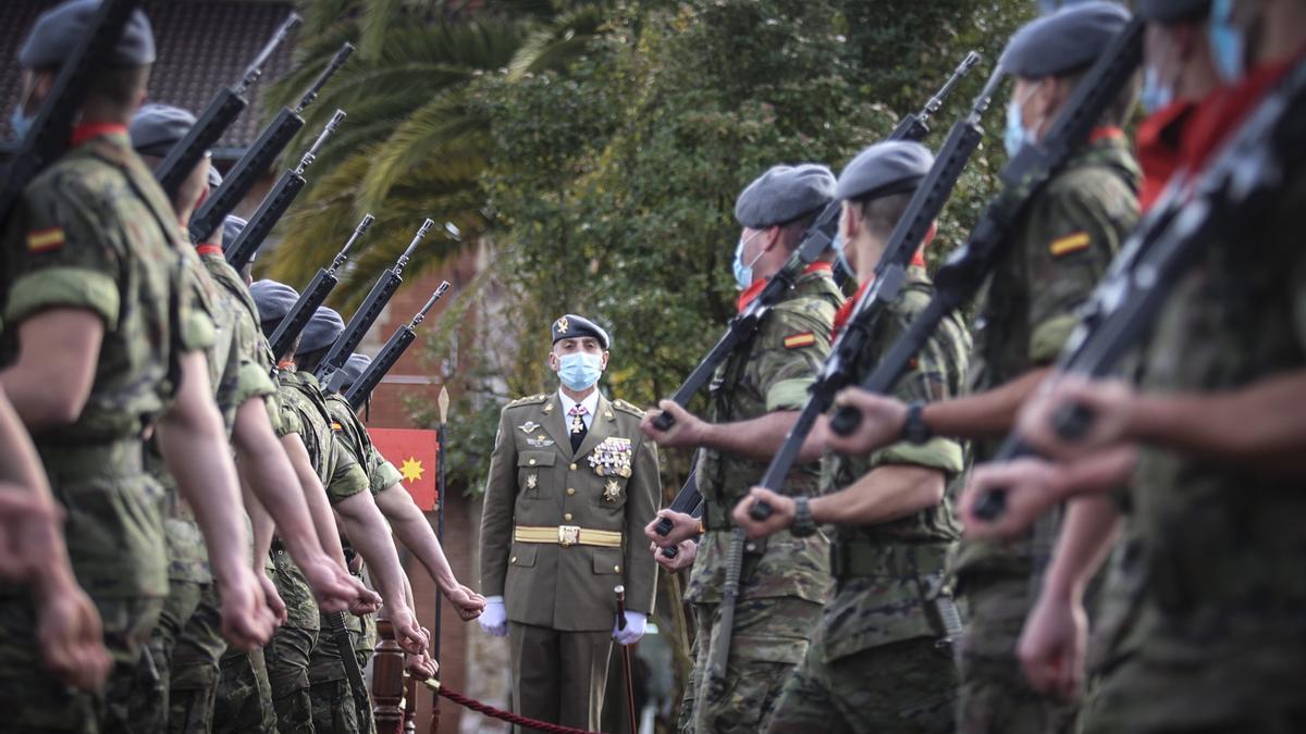 Adrián Barbón  en los actos conmemorativos de la festividad de la Inmaculada Concepción, patrona del Arma de Infantería, en Cabo Noval