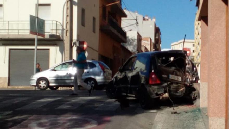 El vehicle accidentat a l&#039;avinguda Salvador Dalí