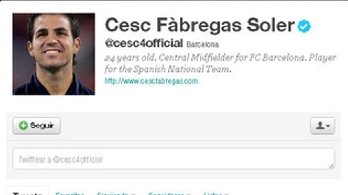 Mensajes de Cesc en su perfil de Twitter.