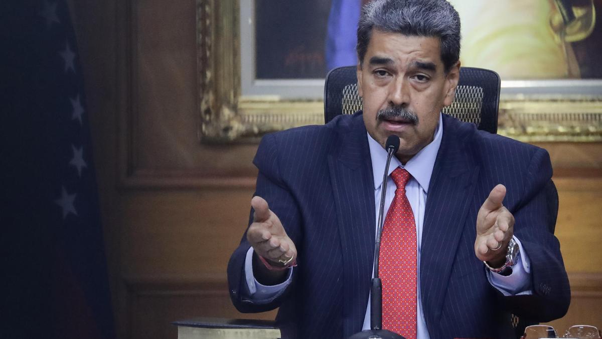 El presidente de Venezuela, Nicolás Maduro, habla durante una rueda de prensa este miércoles, en el Palacio de Miraflores en Caracas (Venezuela).