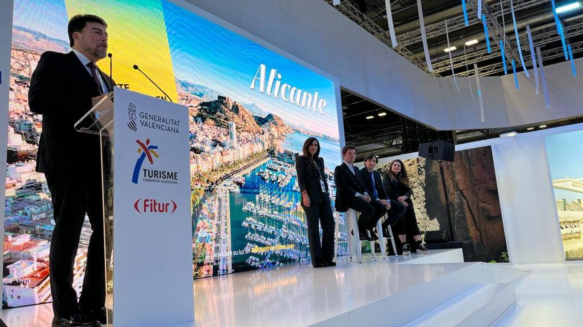 El alcalde de Alicante, Luis Barcala, ha destacado en FItur la calidad de la oferta diferenciada de la ciudad.