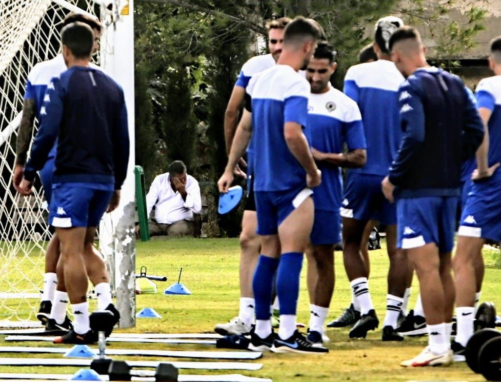 Ortiz acude al entrenamiento del Hércules y respalda a Mora