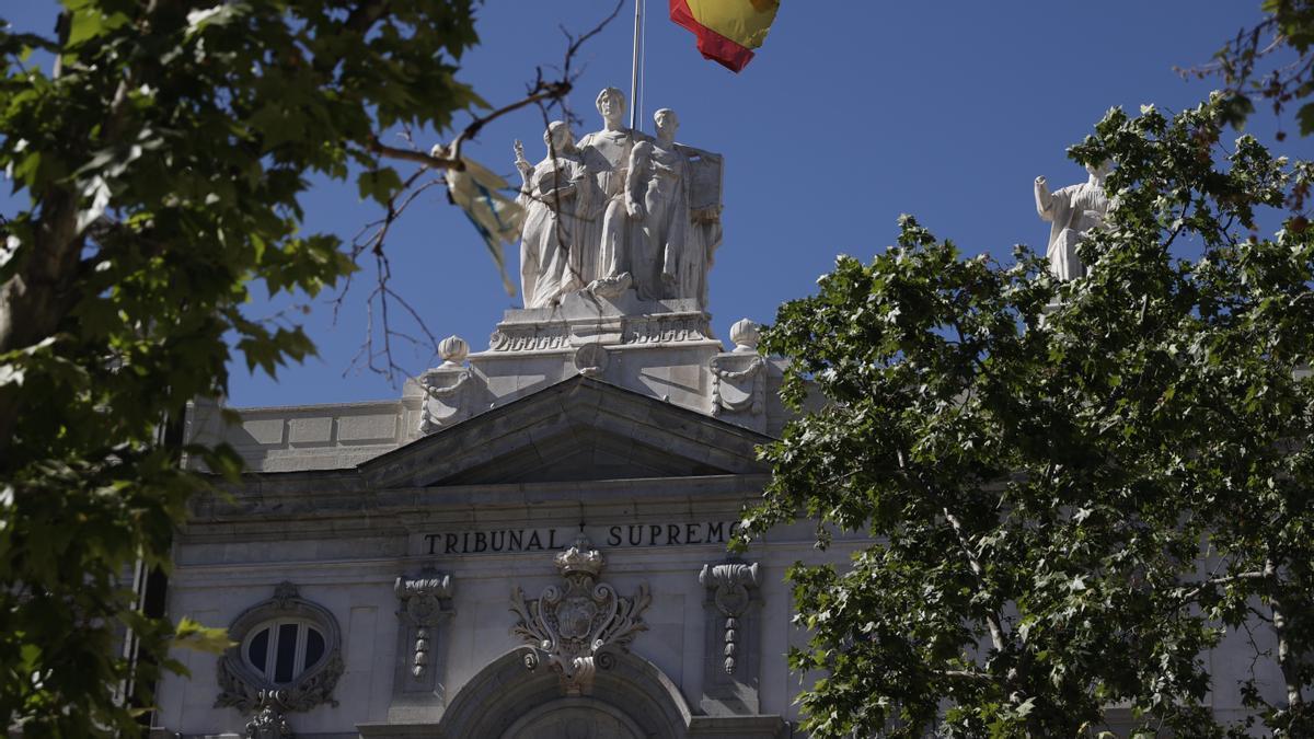 Fachada del Tribunal Supremo. Fachada del Tribunal Supremo.