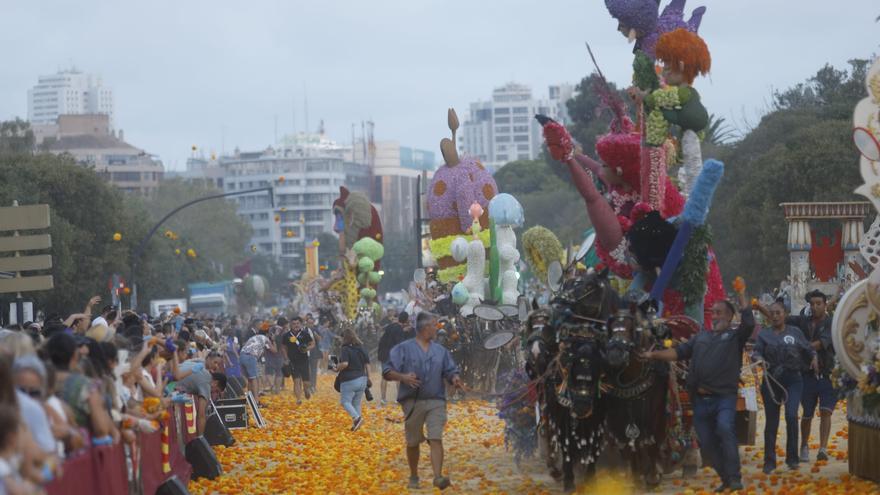 Así ha sido la Batalla de Flores en València 2024