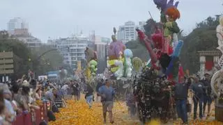 La Batalla de Flores tiñe de color el final de la Gran Fira