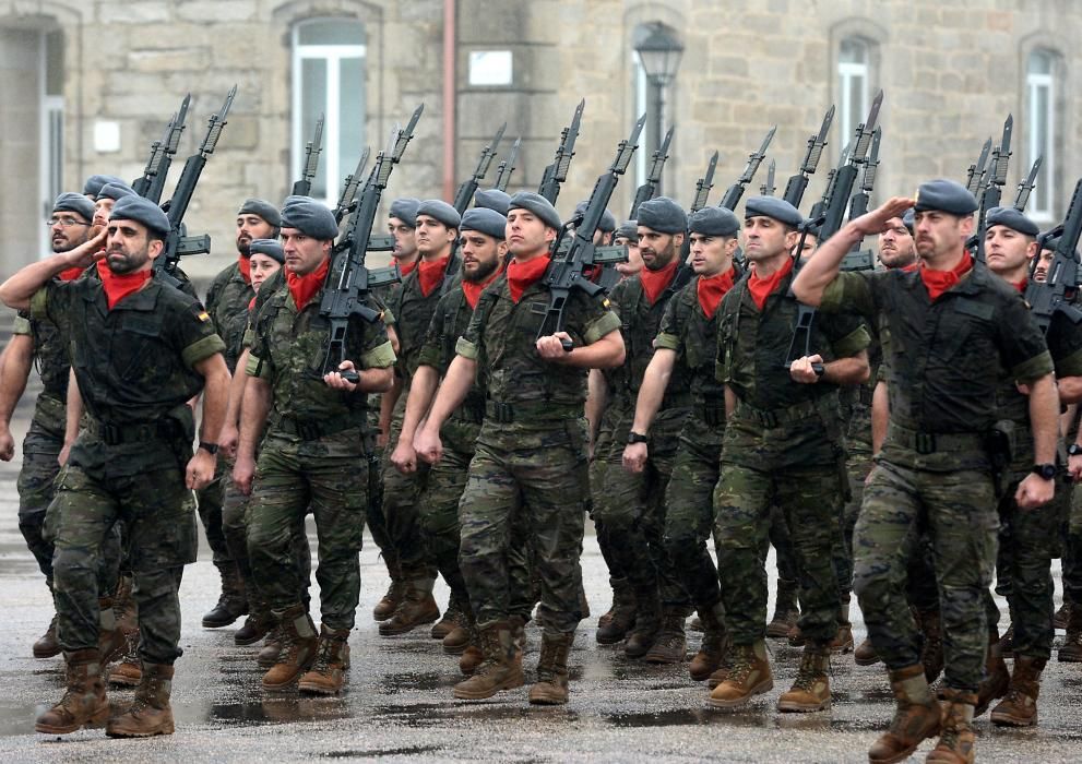 Parada militar en la jura de bandera // Rafa Vázquez