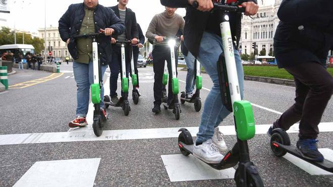 Tráfico prohibirá por decreto patinetes eléctricos vayan por aceras