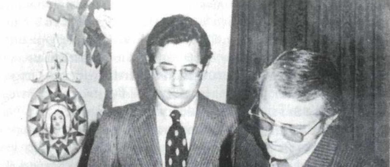 Tomás Hernández y Guillermo García-Alcalde con el ministro de Información, León Herrera y Esteban. | | ARCHIVO DE ANTONIO CRUZ