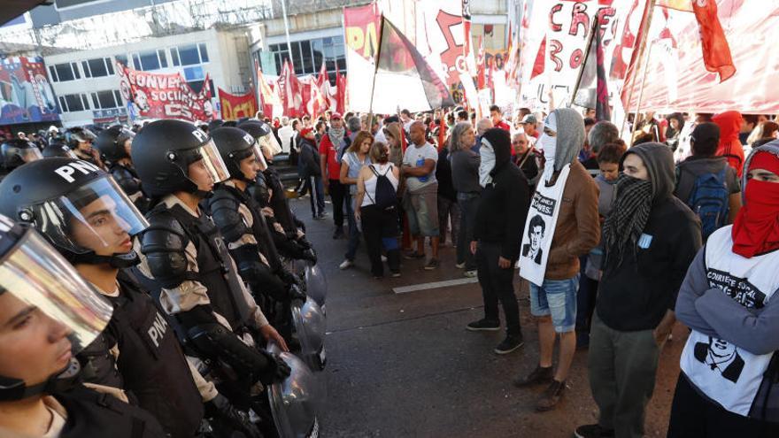 Macri sufre su primera y masiva huelga general