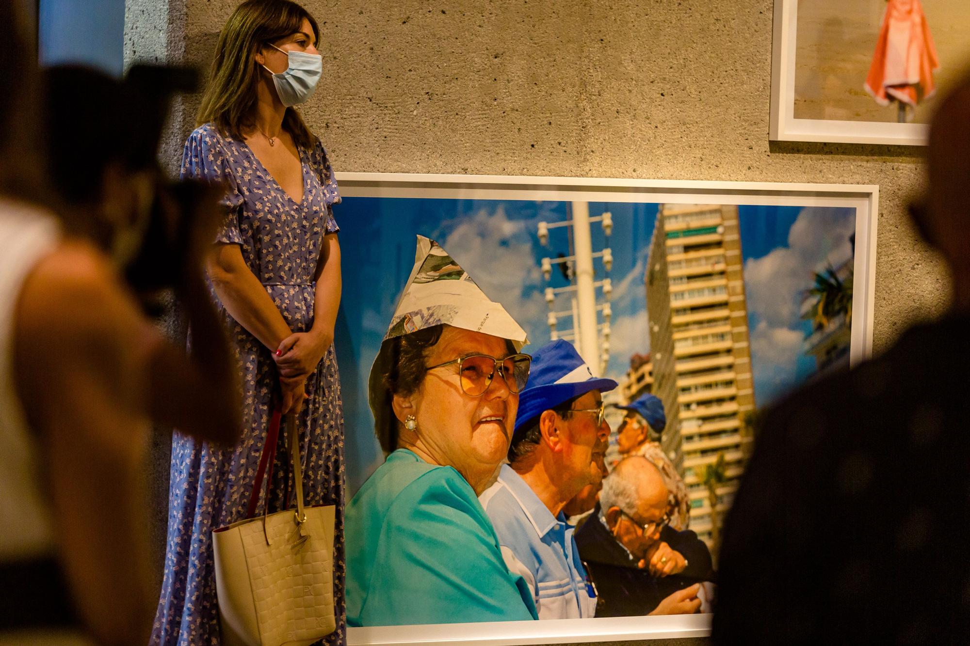 Inauguración de la exposición de Cristina de Middel, Martin Par y María Moldes en Benidorm