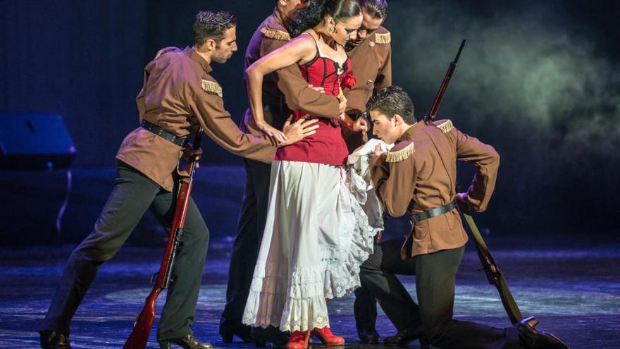 Carmen, la historia de una mujer racial y pasional