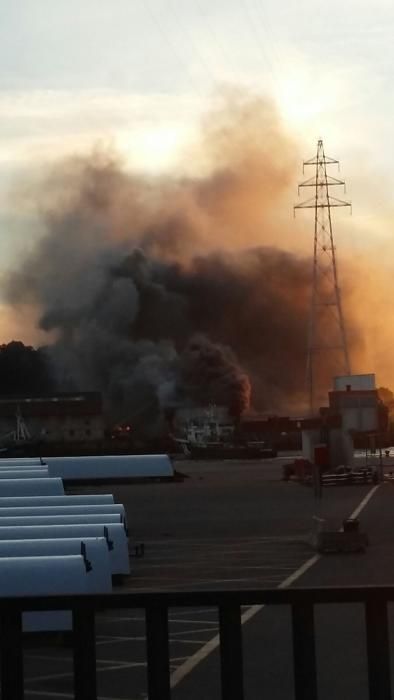 Incendio en la antigua fábrica de hielo de Avilés