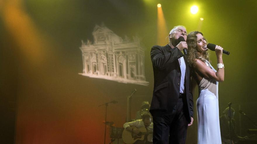 Ana Belén y Víctor Manuel, en un concierto reciente.