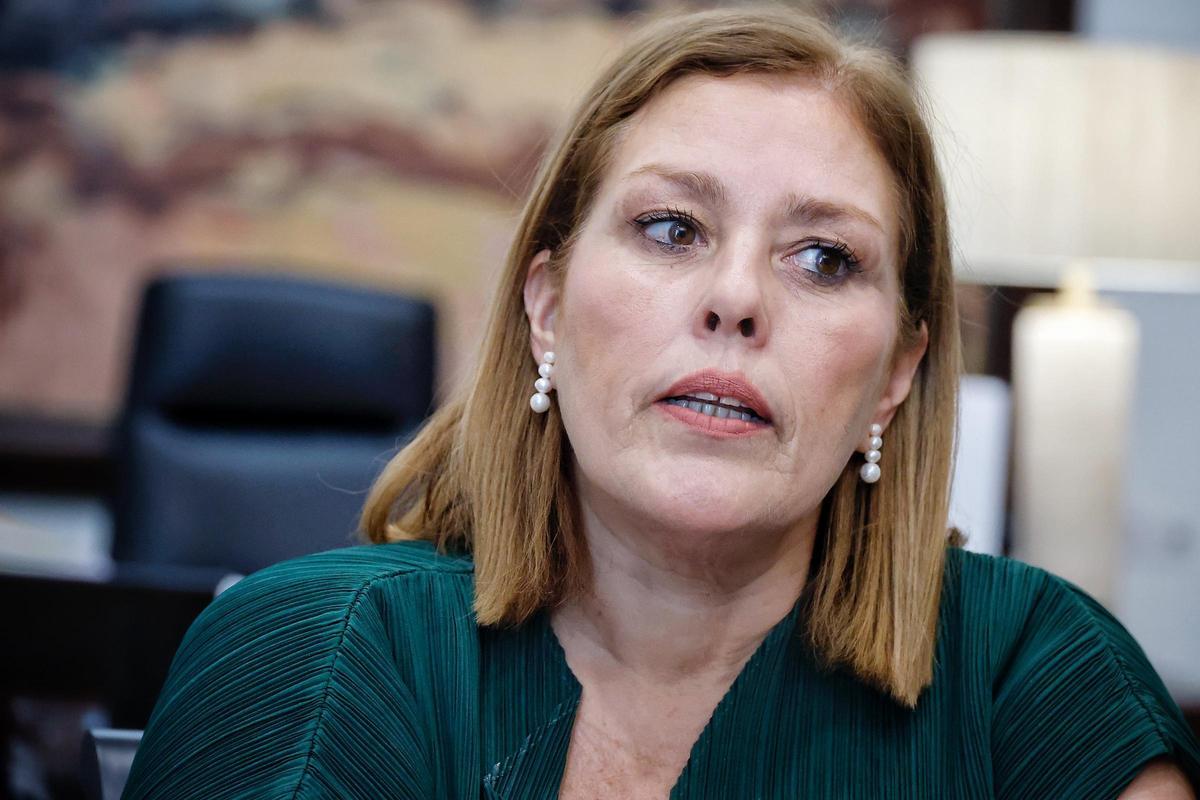 Astrid Pérez, presidenta del Parlamento de Canarias