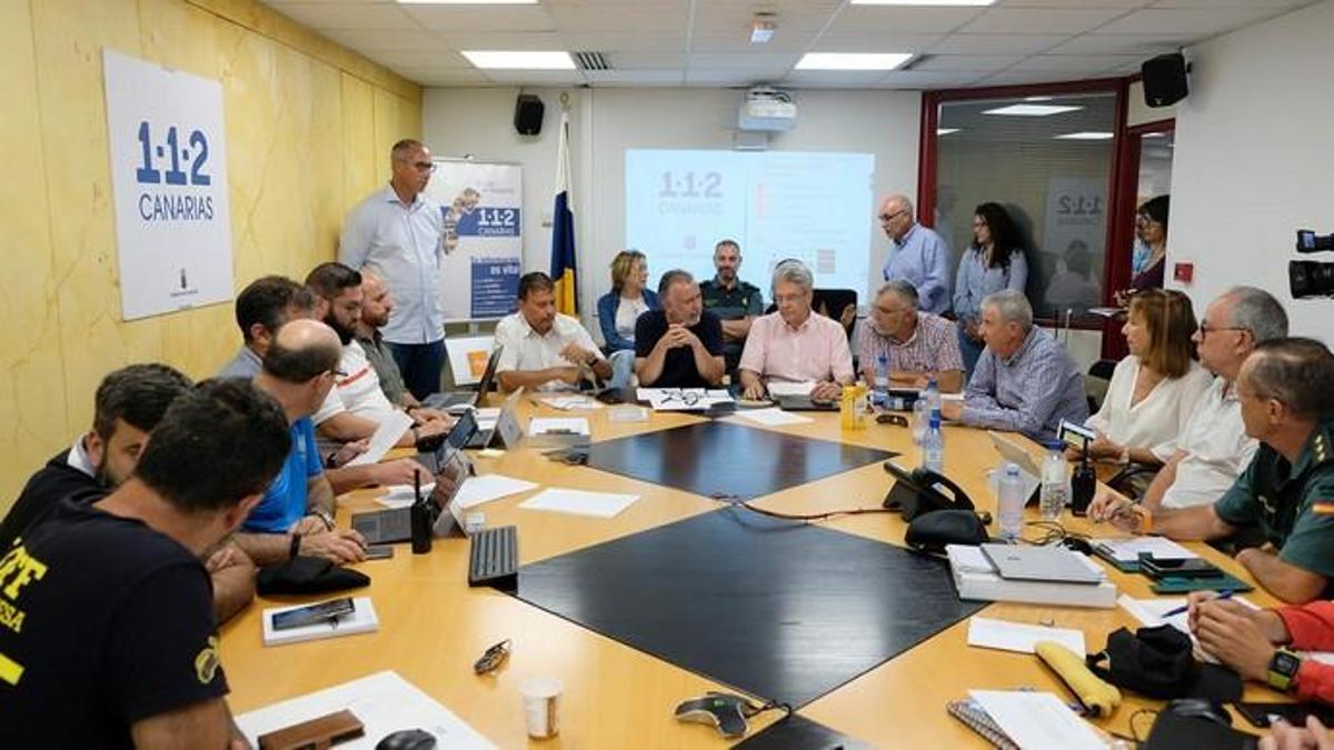Rueda de prensa para informar de la evolución del incendio de la Cumbre Rueda de prensa para informar de la evolución del incendio de la Cumbre