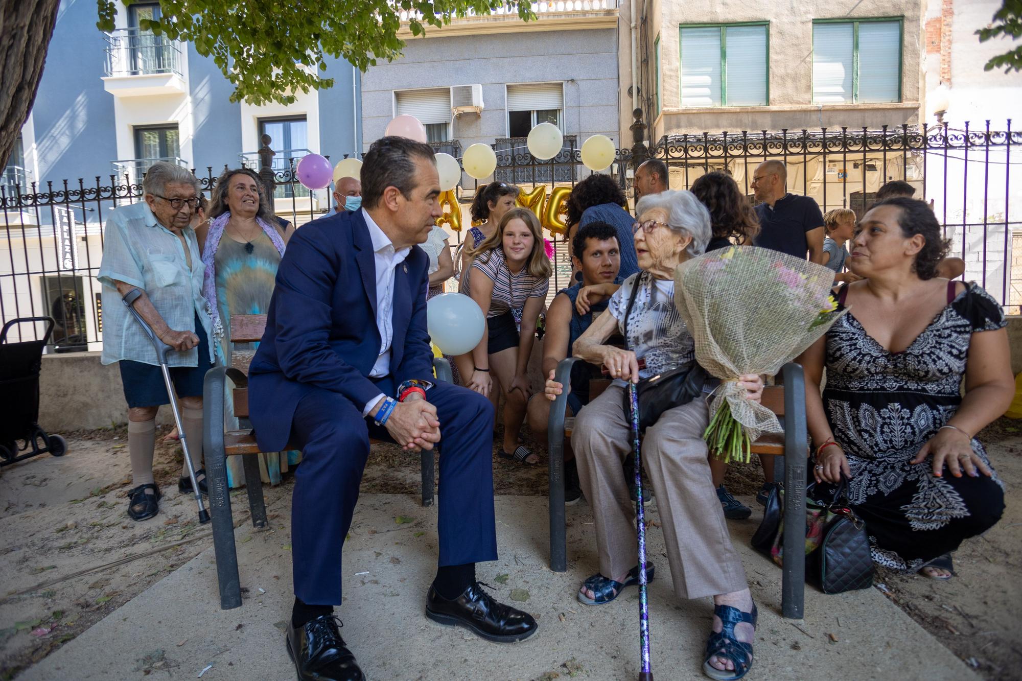 Homenaje de familia y amigos a Carmen Nicolás que cumple 102 años