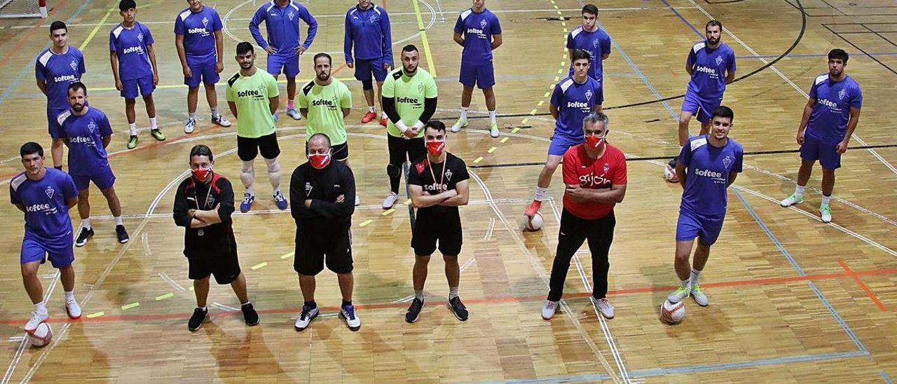 La plantilla del Gijón Playas en su primer entrenamiento.