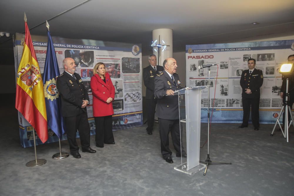 La exposición de Policía Científica se ha inaugurado en el ADDA.