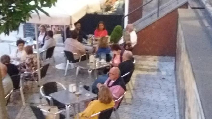 Paula Echevarría descansa con su novio en Candás antes del rodaje en Gijón