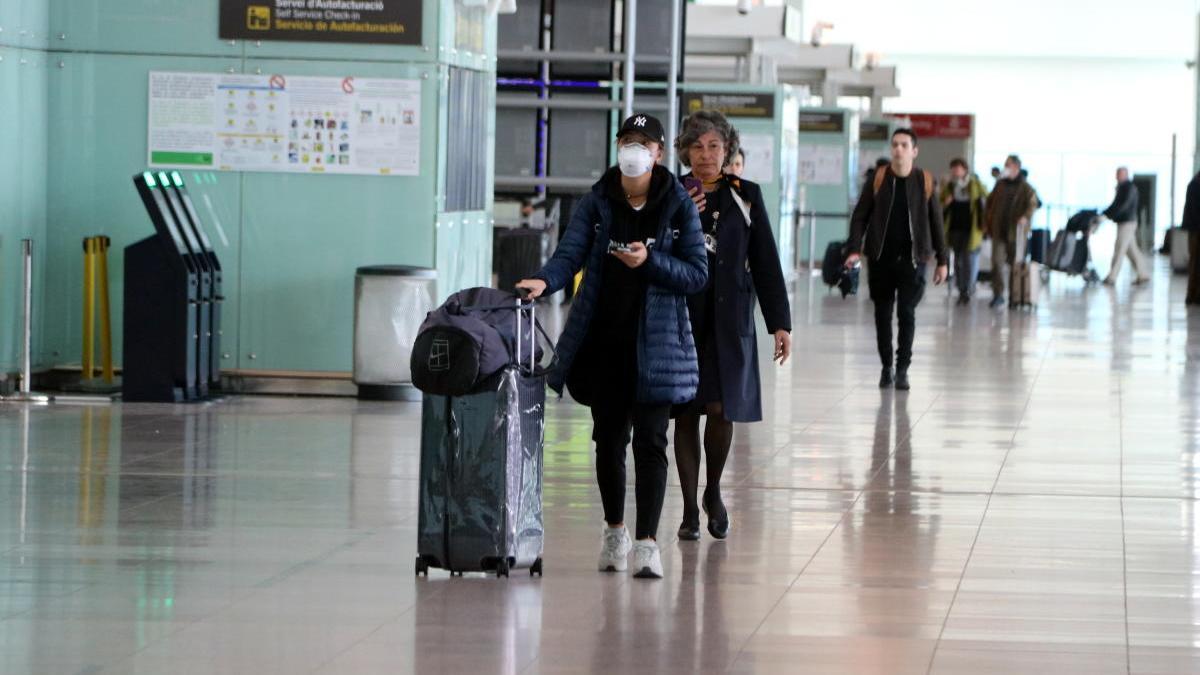 Viatgers a la Terminal 1 de l&#039;aeroport del Prat