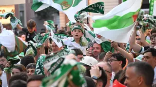 El Elche impone su fútbol y logra un histórico ascenso a Primera