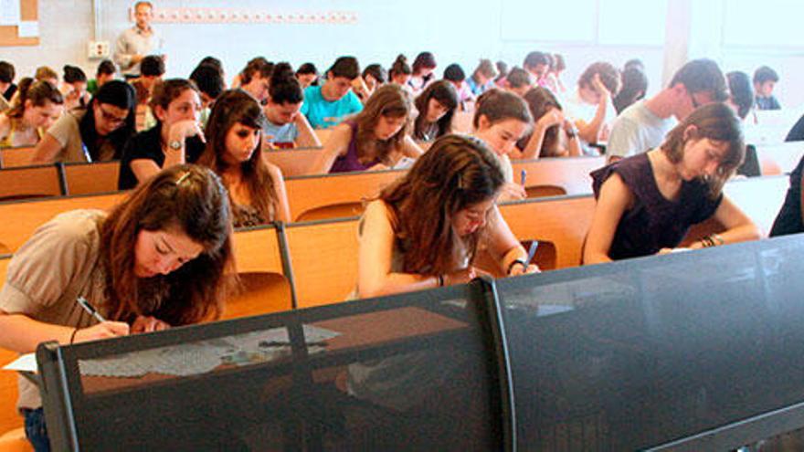 Los estudiantes de Baleares sacan la peor nota de Selectividad de toda  España
