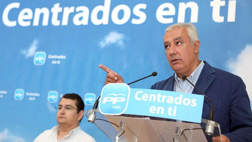 El president del PP a Andalusia, Javier Arenas, en un acte a Algesires.