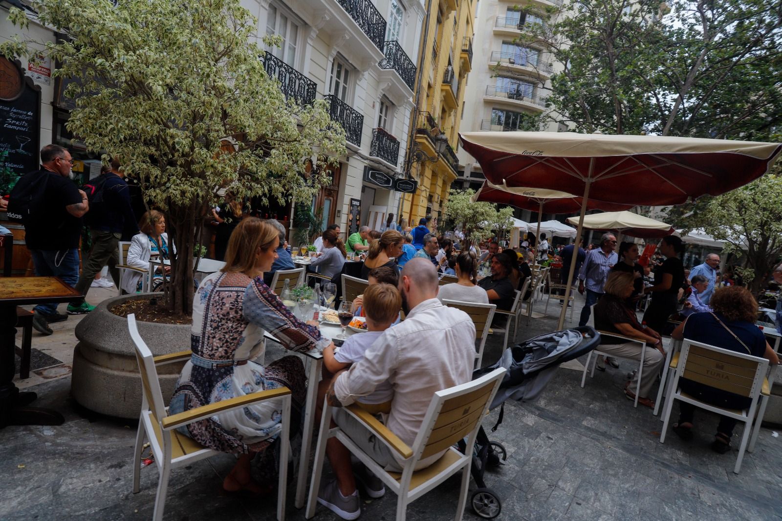 Ambiente en las calles de València el 9 d'Octubre