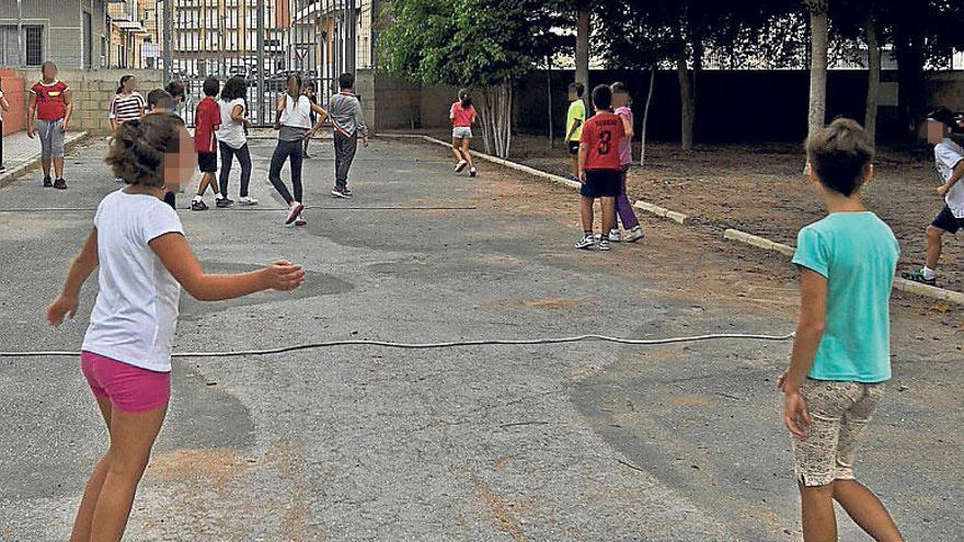 Los colegios públicos del Camp d&#039;Elx se alían en  una asociación para captar proyectos europeos