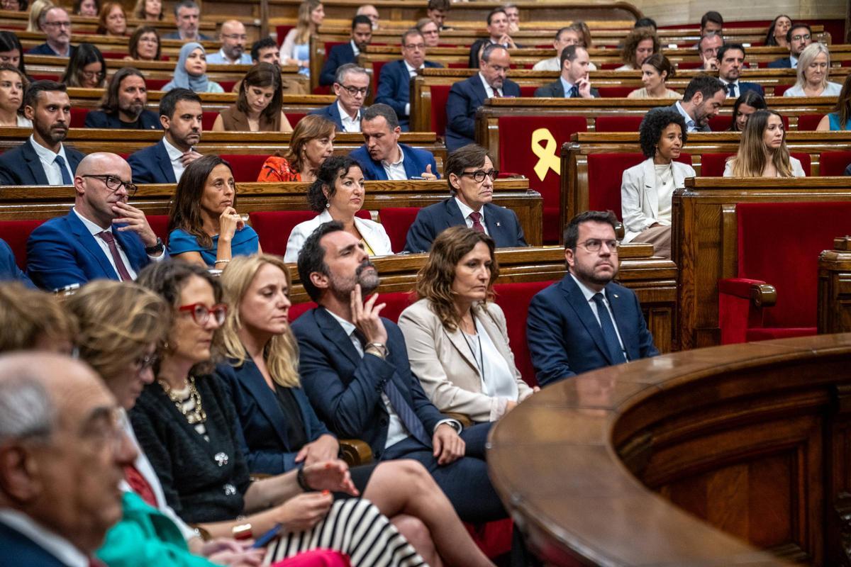 Pleno en el Parlament para la investidura de Salvador Illa