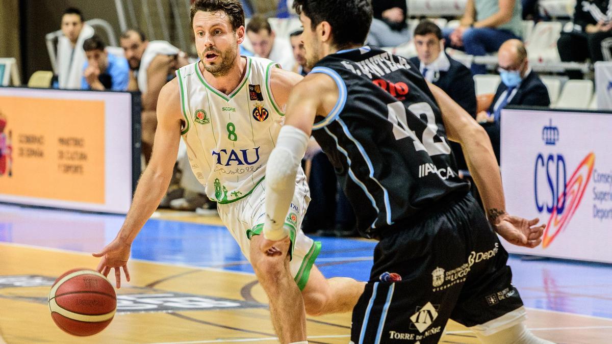 Joan Faner firmó un excelente partido ante el potente Río Breogán.