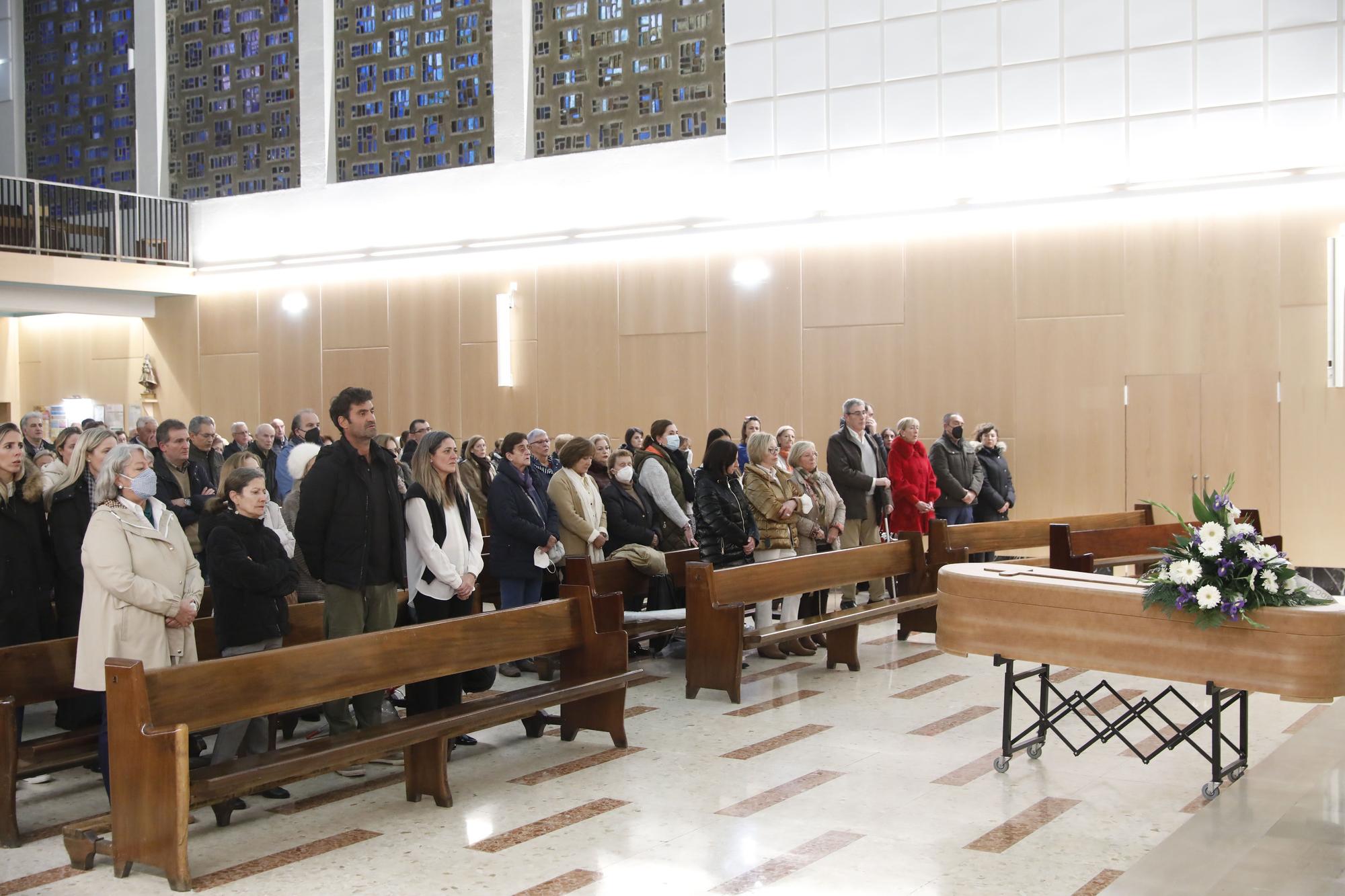 En imágenes: Multitudinaria despedida en el Corazón de María a Pilar Méndez, exdirectora de Cáritas en Gijón y exprofesora del Codema